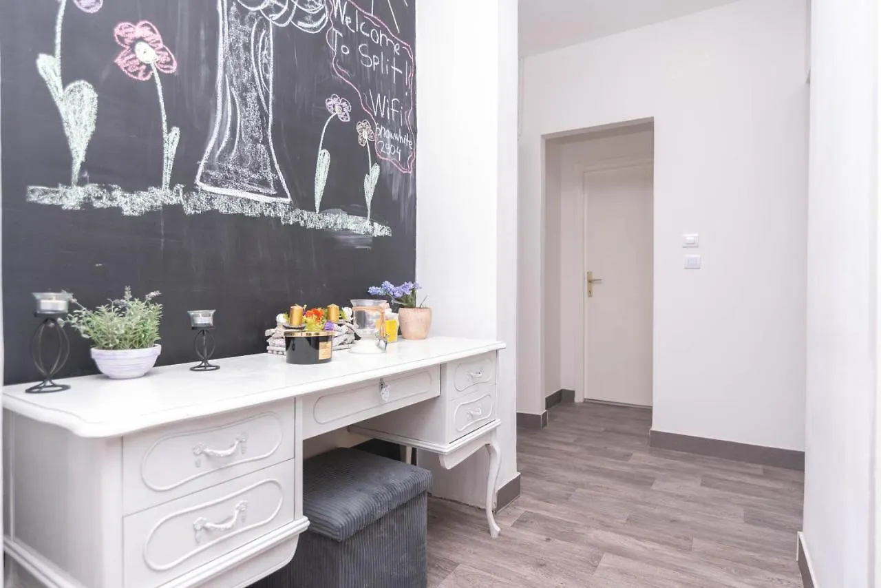 Apartment Snowwhite 0*, Split Croatia
